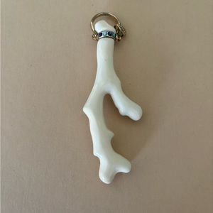 Stella and Dot Signature Coral Pendant